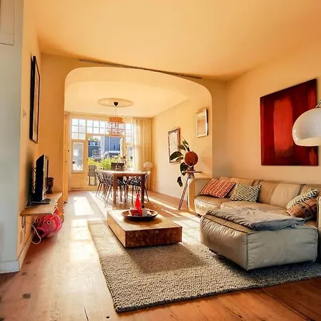 Sunny In The Center Of Appartement
