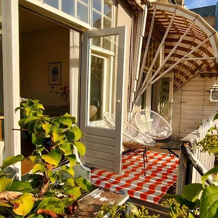Sunny In The Center Of Appartement