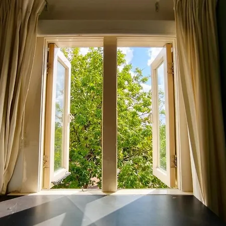 Sunny In The Center Of Appartement *